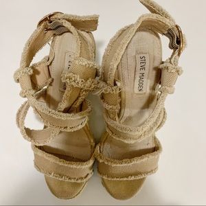 STEVE MADDEN Fraid Tan Wedges